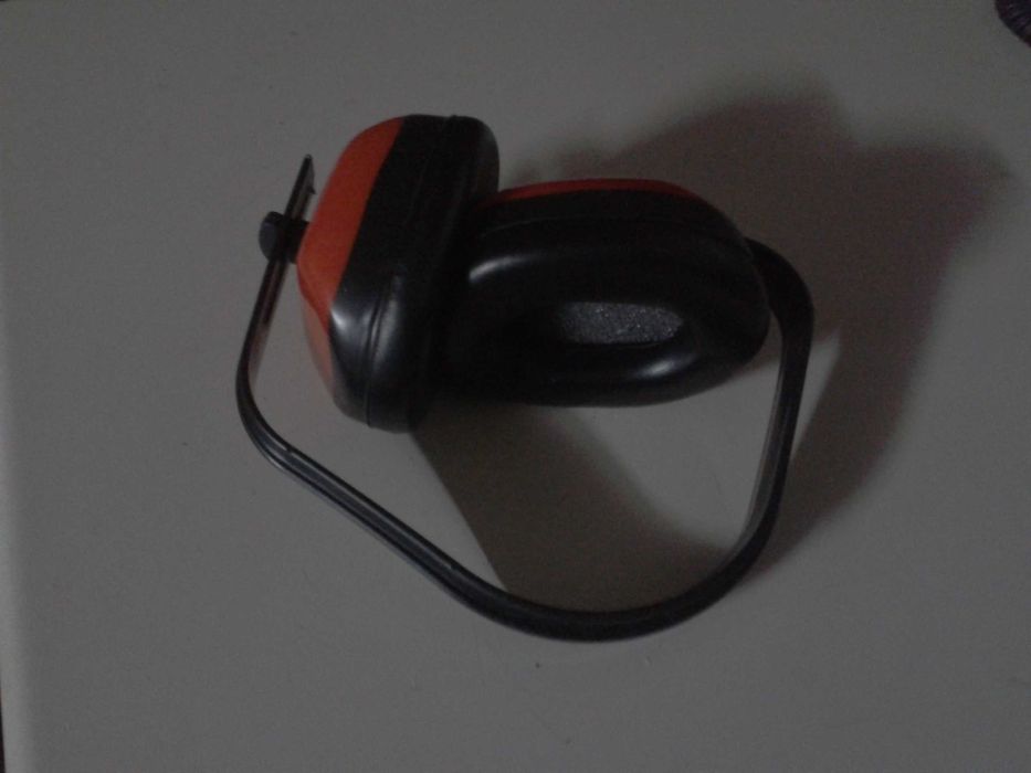 costume protectie ,casti , ochelari ,dopuri urechi