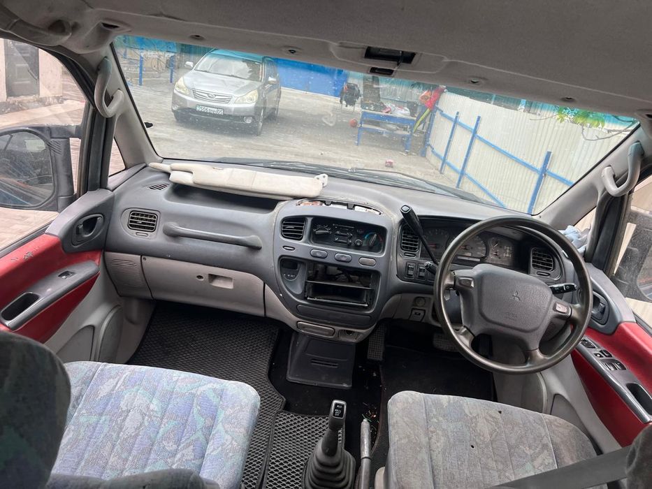 Мицубиси Делика Булка