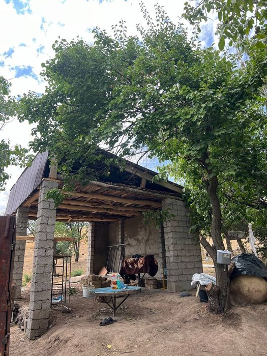 Продаётся земельный участок под дачу и дом !