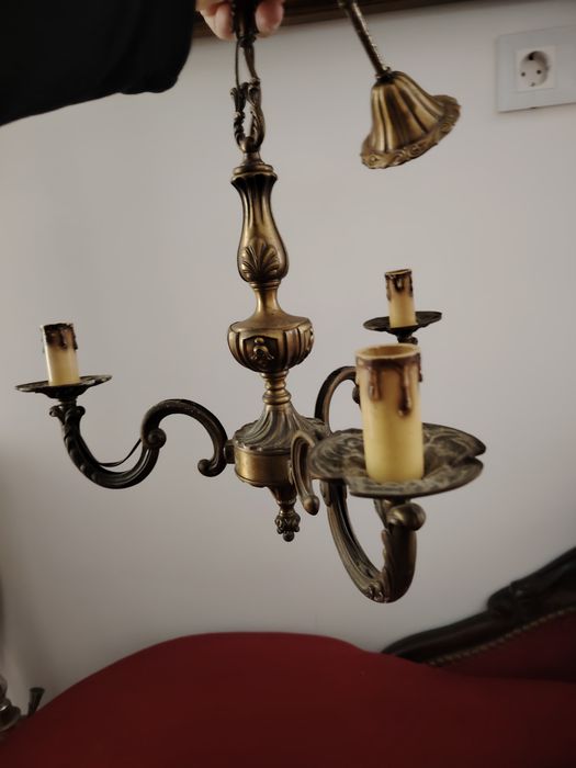 Candelabru antic din bronz masiv cu 3 brațe ,piesa cu o lucrătură de o