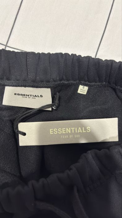 Essentials shorts шорти