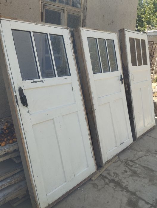Eshik va derazalar sotiladi