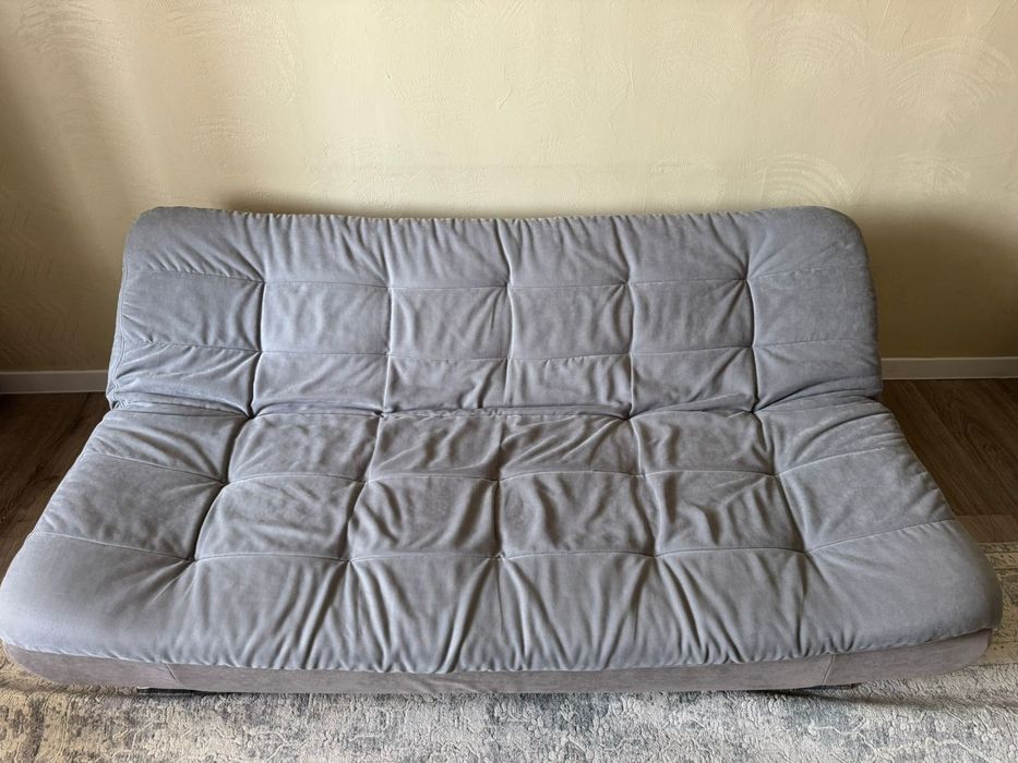 Продам диван чехол снимаются