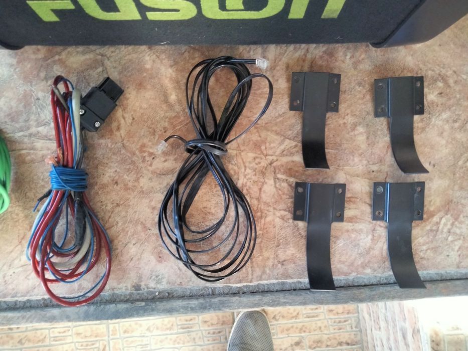 Продается автомобильный саббуфер