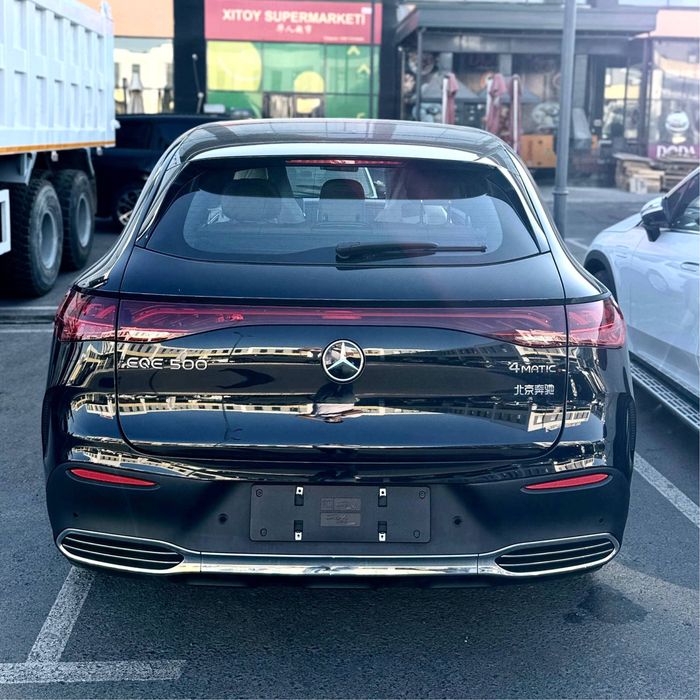 Mersedec Benz EQE 500 Lakshri