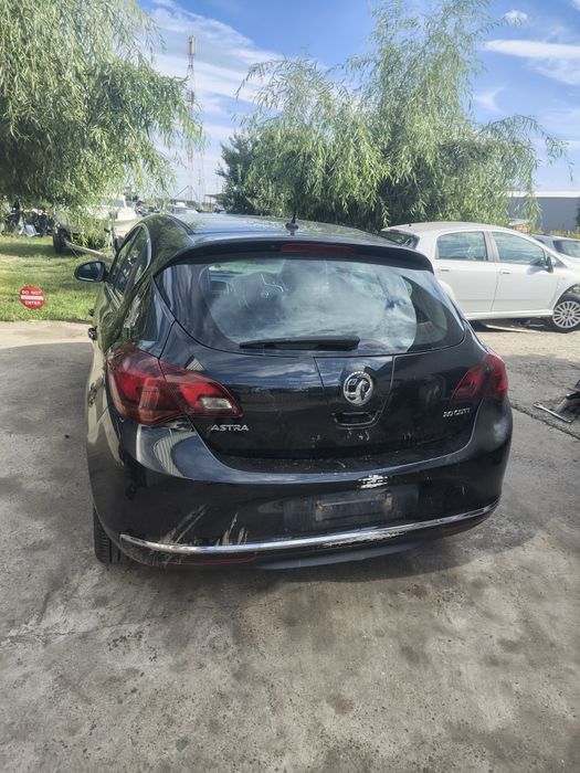 Dezmembrez Opel Astra j 1.7 cdti euro 5 an fabricație 2013