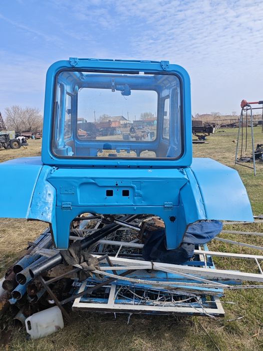 Продам кабину маленькую мтз