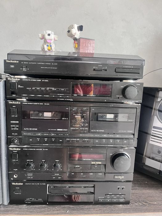 Linie audio Technics cu pick up,2 boxe