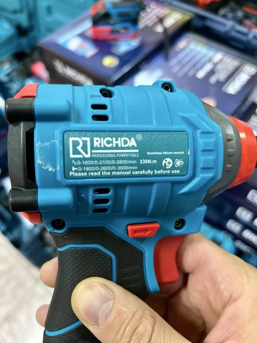 импульсный шуруповёрт, импакт, винтоверт