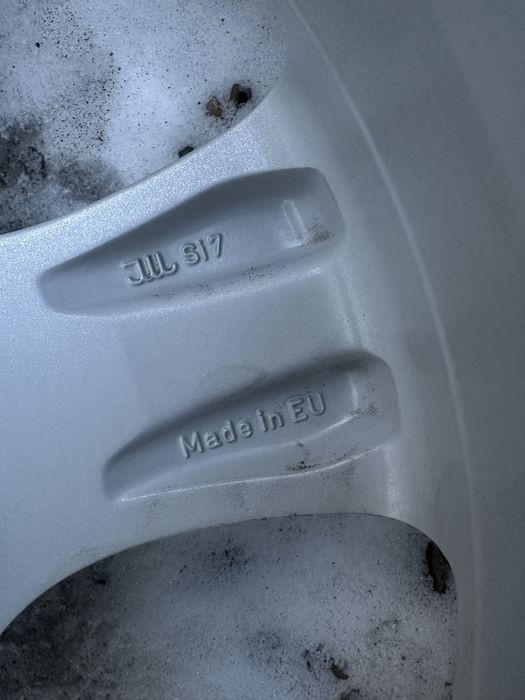 Р16 Тойота оригинал без шин