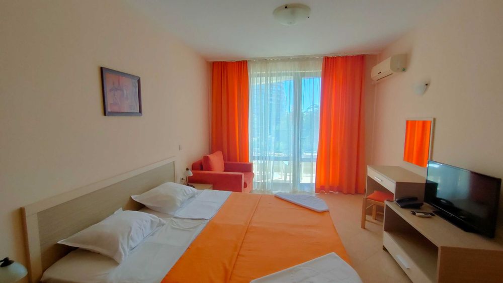 Едностаен апартамент в  луксозен комплекс " Роял Сан" център на курорт