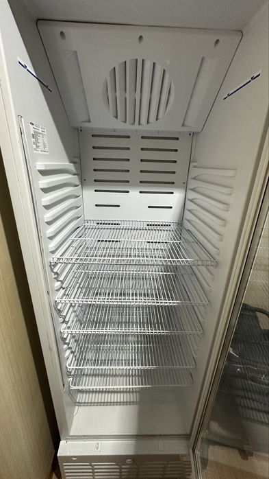 Холодильник бирюса витринный