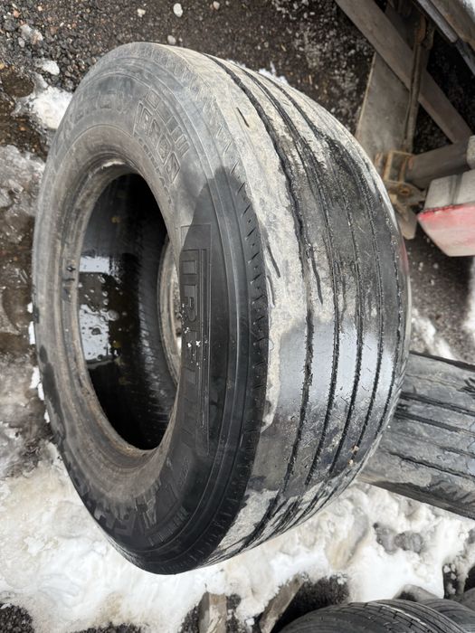 Продам болоны , шины , резина .