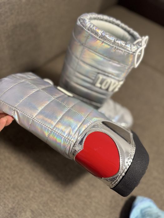 Love moschino boots