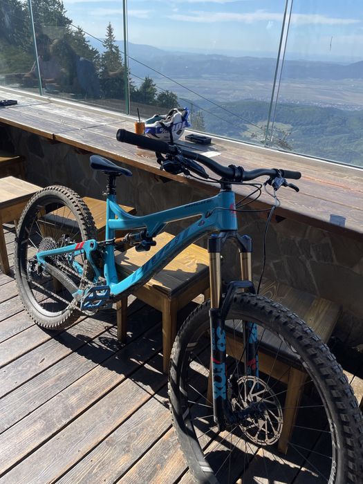 Pivot Mach 6 Blue