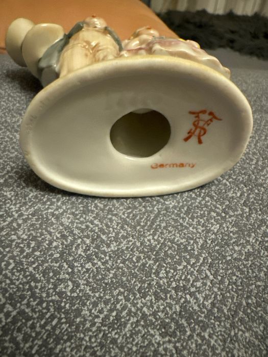 Германия статуэтка