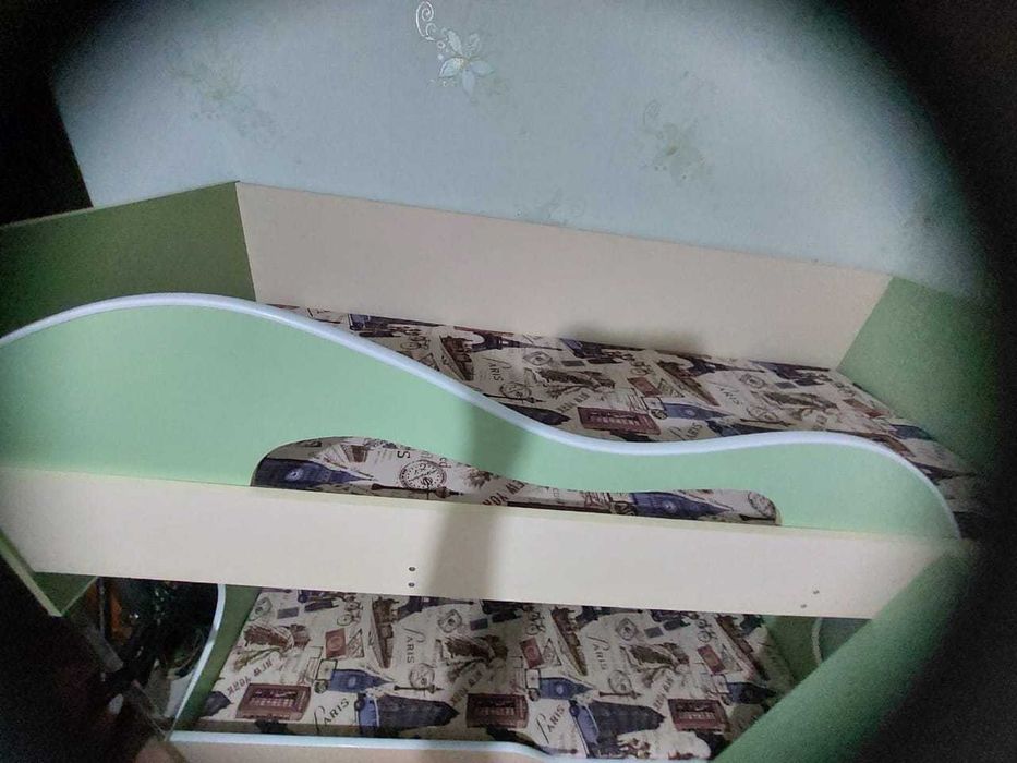 Двухъярусная кровать
