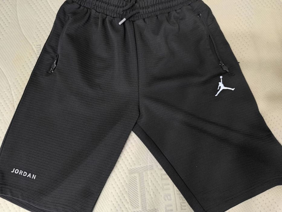 Мъжки къси панталони различни модели