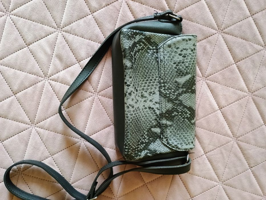 Чисто нова чанта Cosmopolitan