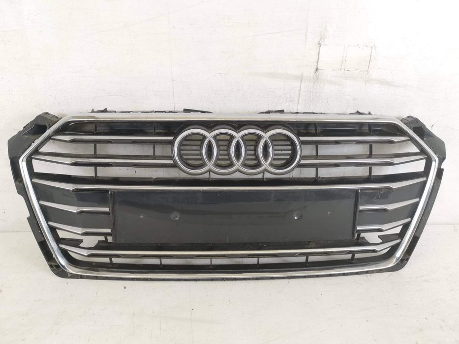 Ауди А5 2 / Audi A5 2 [Радиаторна решетка, оригинална, повредена]
