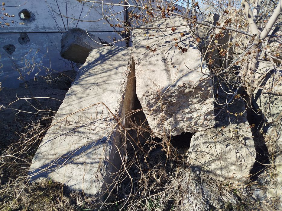 Продам фундаментные блоки(половинки)