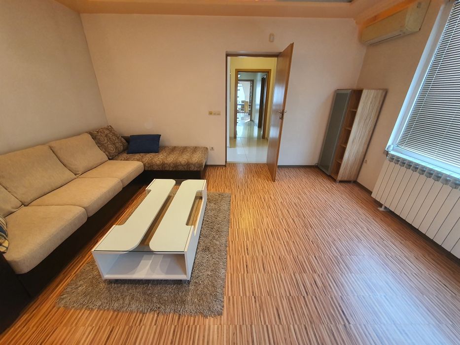 Дава се под наем Многостаен апартамент в Варна, Погреби - 140 кв.м за 918 € - Снимка #16