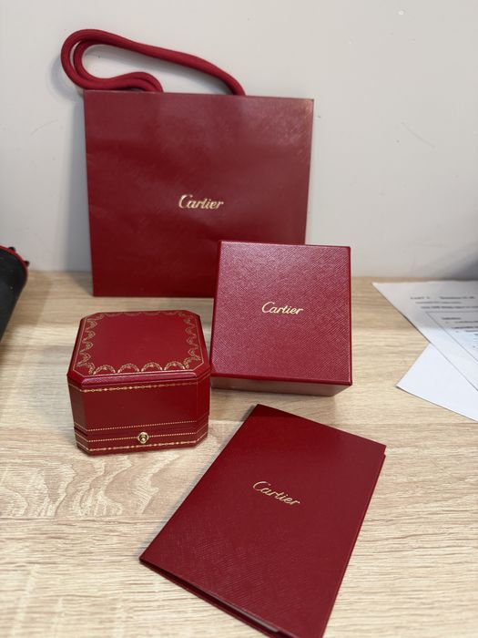 Продам оригинальную коробку Cartier