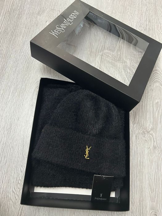 Caciula si fular Yves saint Laurent