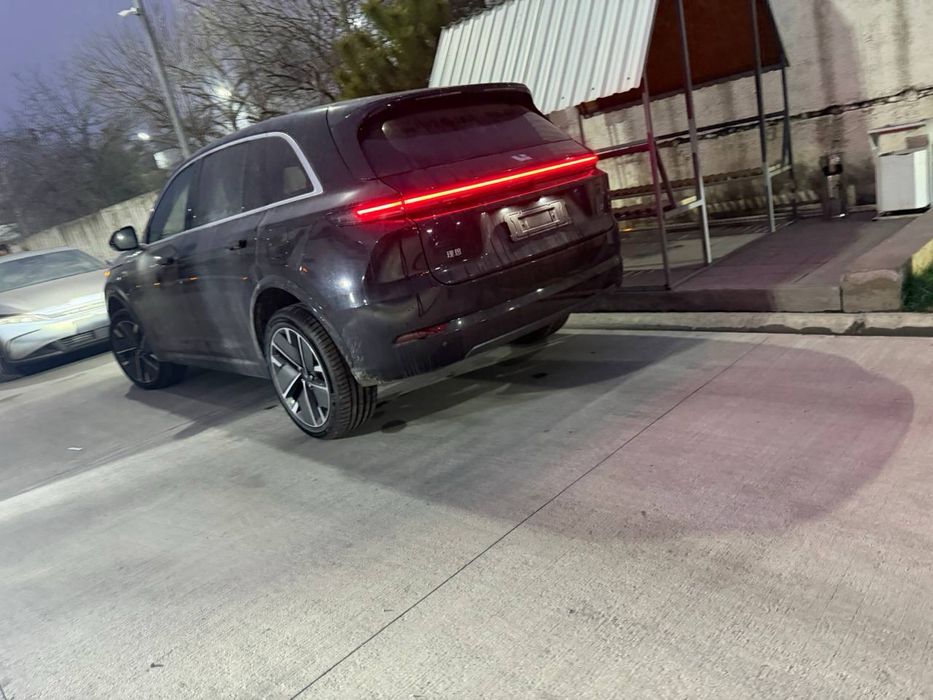 Li 7 Ultra Restayling