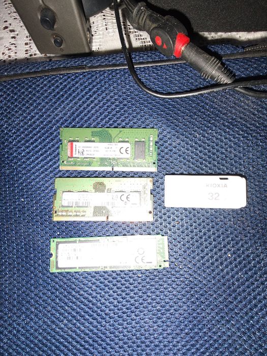Rami ddr4 ,8gb buc ,SSD m2 512 gb si un stick 32 gb