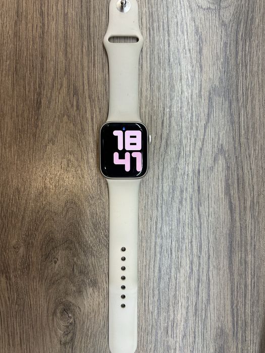 Продавам apple watch SE 2gen