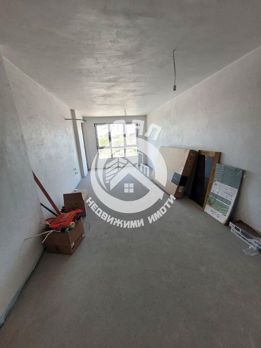 Продава се Двустаен апартамент в Пловдив, Гагарин - 70 кв.м за 1615 €/кв.м - Снимка #1