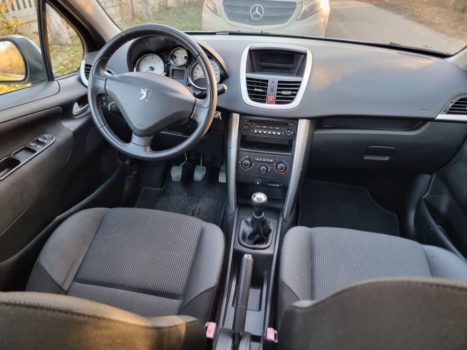 Se vinde Peugeot 207