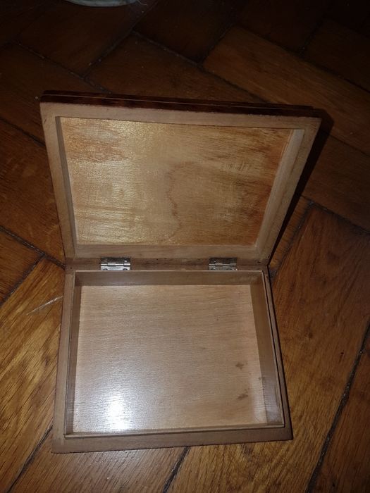 Cutie lemn italiana lucrata manual incrustatii model ingeri