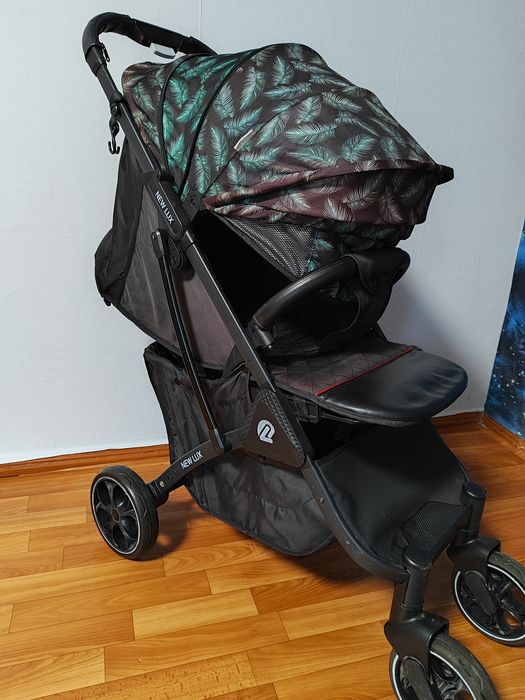 Продаю прогулочную коляску