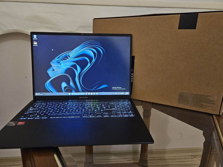 ASUS Vivobook 16 M1605YA AMD Ryzen 5 7430U 16GB RAM 512GB SSD +Redragon Mitra RGB+Razer DeathAdder Essential+подарък