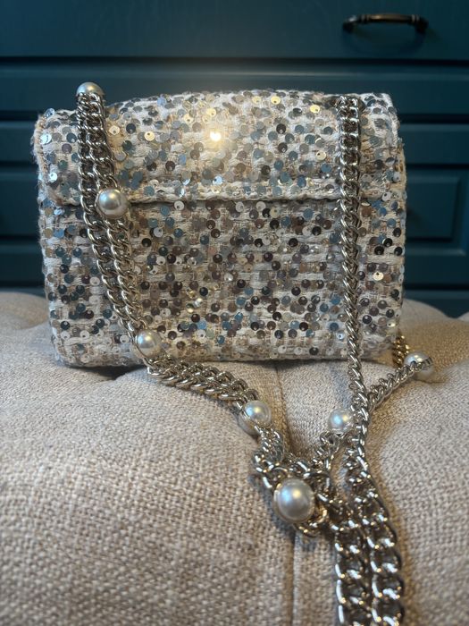 Poseta eleganta Guess