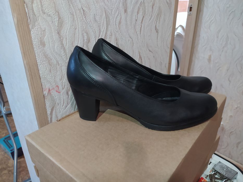Туфли женские, кожаные