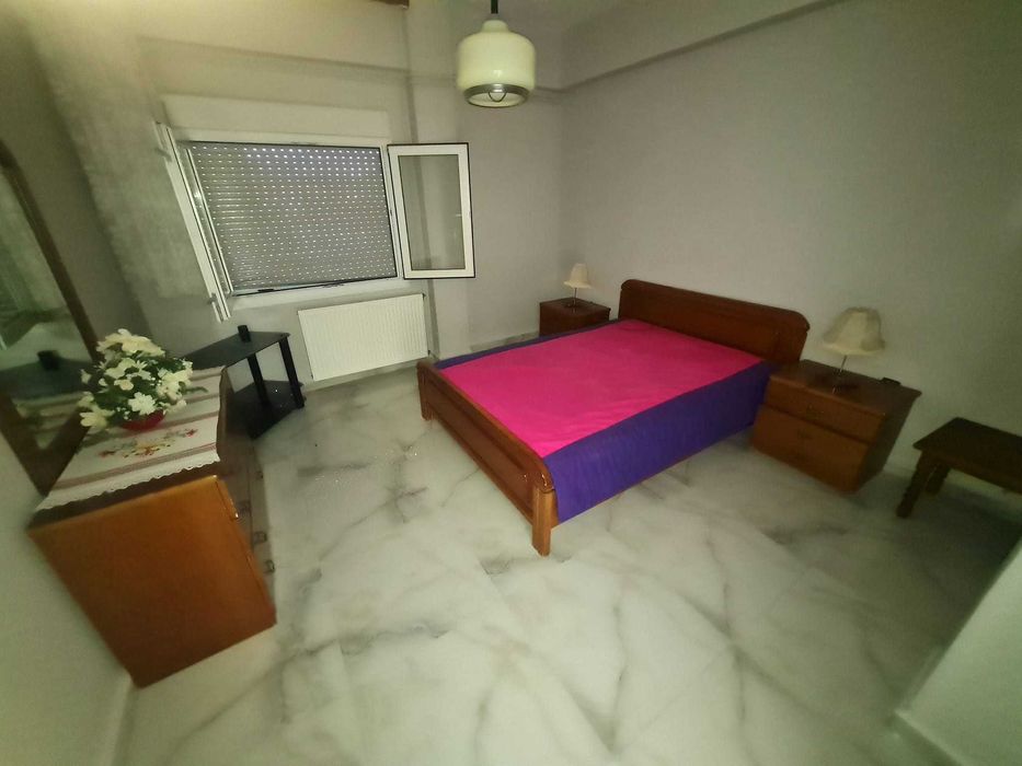 Продава 2 ет къща 240 м2 с двор 1200 м2 в Аспровалта, Гърция