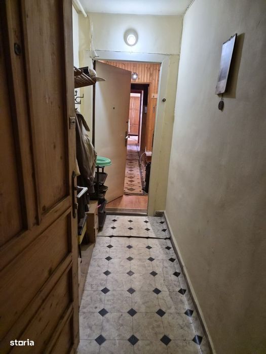 3 camere decomandat 66 mp + 2 balcoane, etaj 6/10, Parang 17, mobilat
