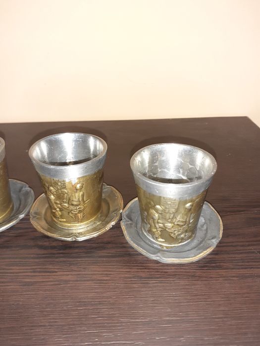 Сервиз от калаени чаши за ракия