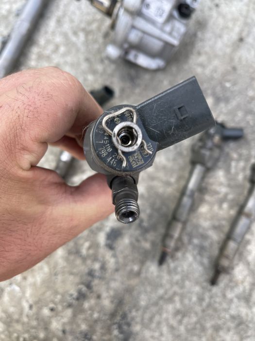 Injector injectoare bmw  n47 143cp e90 e91 e87 e81 e92 f30 f31 e84