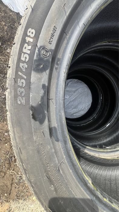 Шины 235/45/18 продается срочно