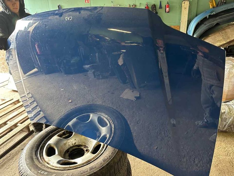 Капот Volkswagen Caddy (Фольксваген Кадди), оригинал из Европы.