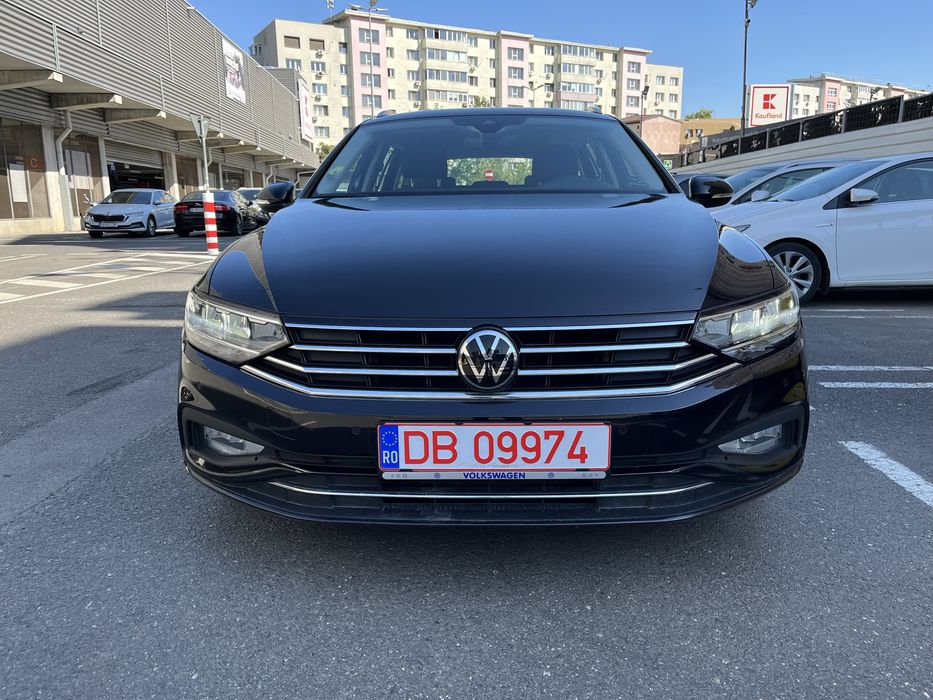 Volkswagen Passat 2.0 Diesel DSG navigatie scaune electrice camera marsarier senzori parcare faruri led