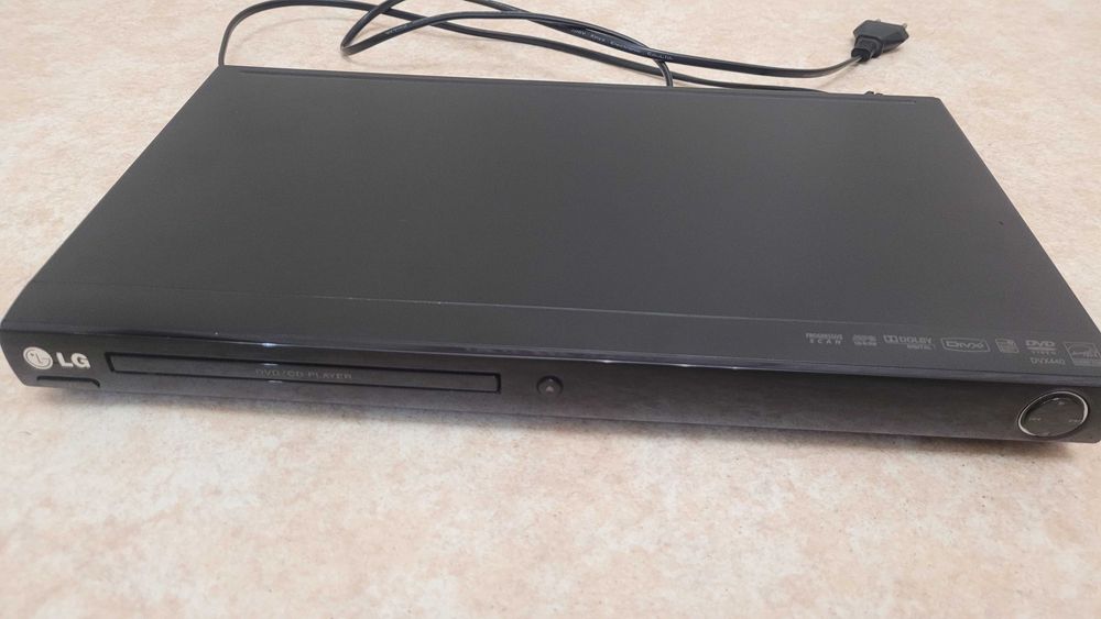 Продам новый DVD-плеер LG