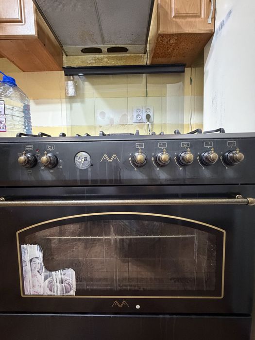 Продам газовую плиту