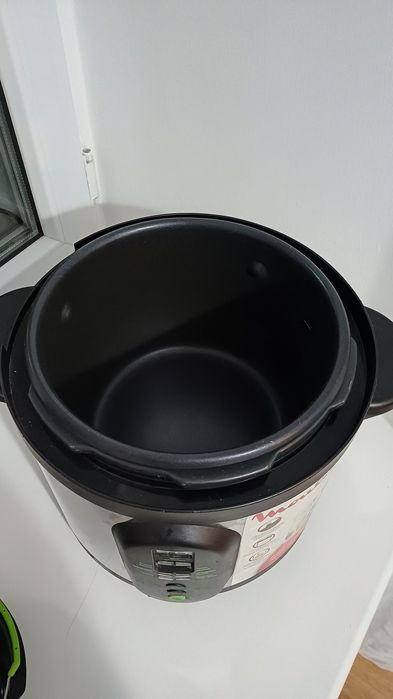 Продаётся мультиварка Moulinex