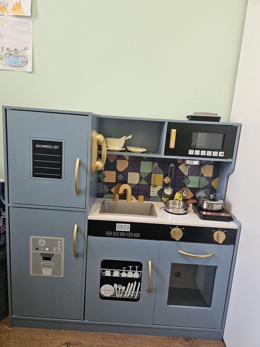 Дървена детска кухня