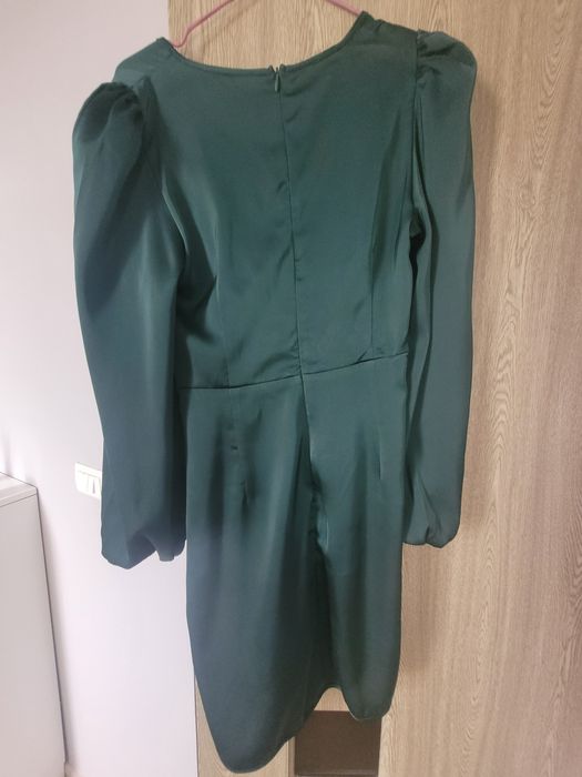 Rochie verde smarald din satin